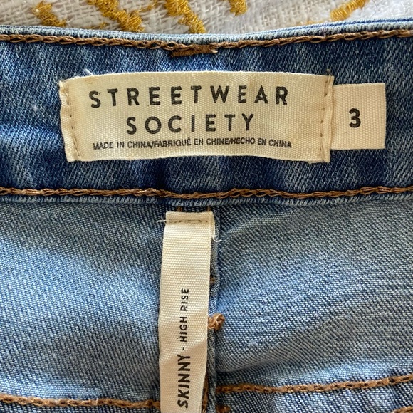 Streetwear Society Skinny Jeans with Flower Embroidery - Picture 6 of 8